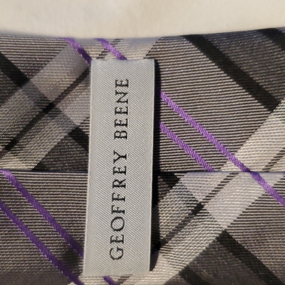 Men's Geoffrey Beene Silk Grey with black and purple pattern tie - Picture 4 of 6